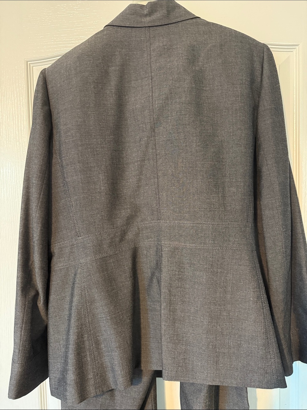 Tahari ASL Women's Charcoal Gray Structured suit - Picture 4 of 12
